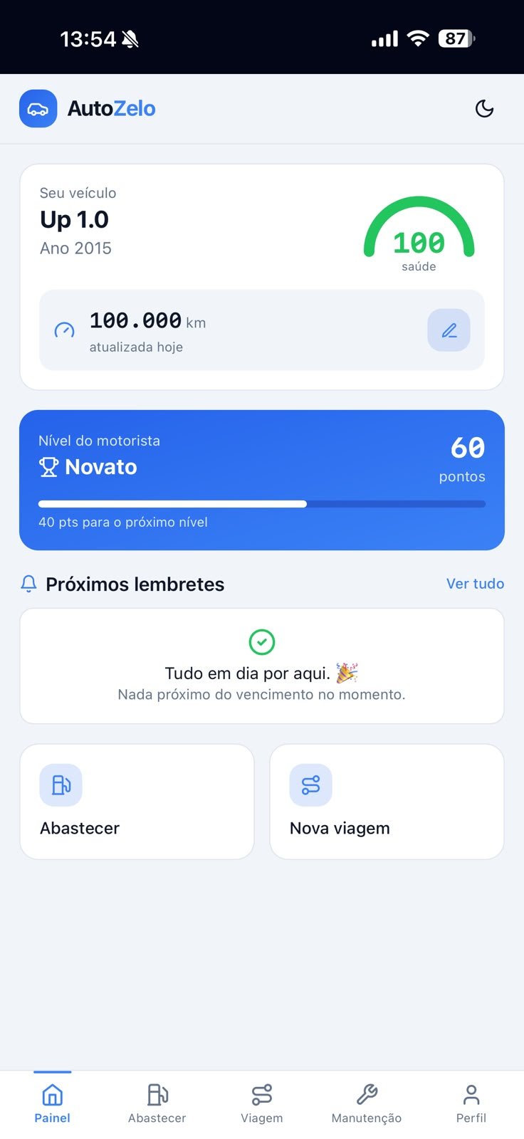 Painel do aplicativo AutoZelo com a saúde do veículo e a quilometragem